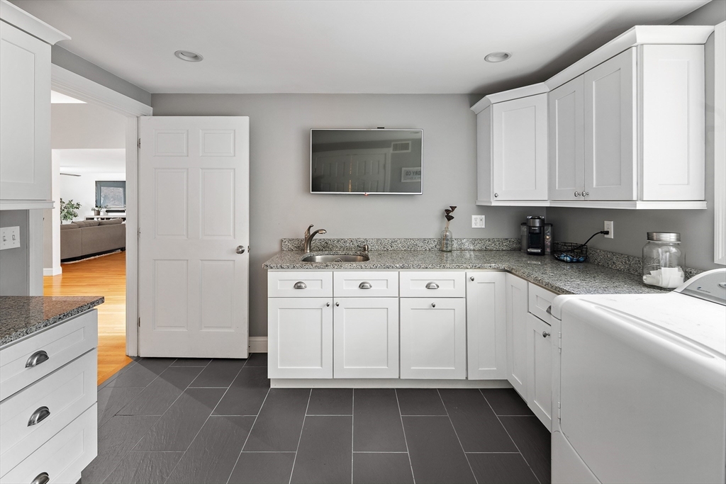 122 Trull Road Tewksbury, MA 01876 - Photo 23 of 30 Gallery Image 23