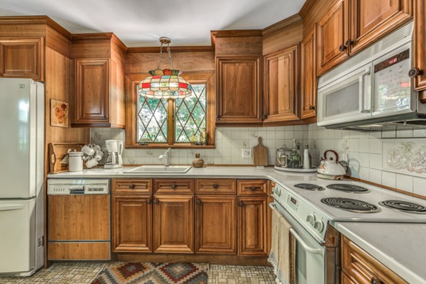 4 Country Club Road Stoneham, MA 02180 - Photo 12 of 30 Gallery Image 12