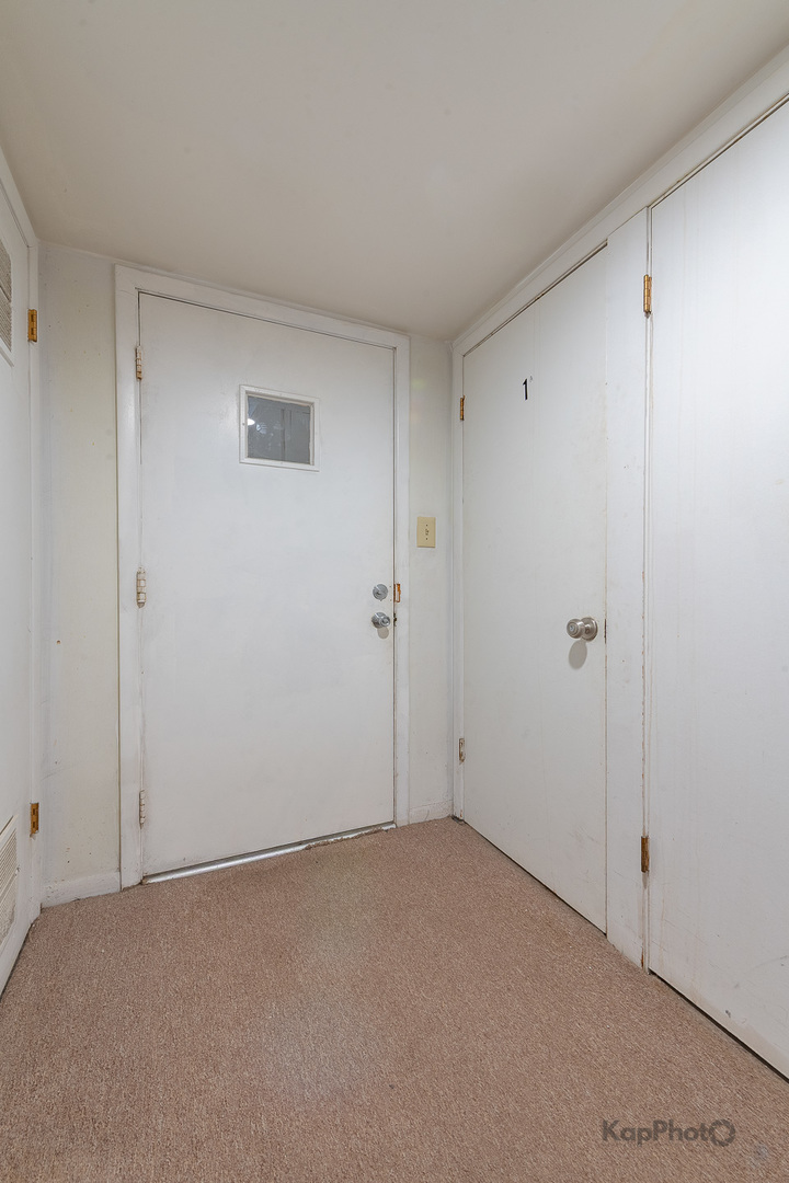 669 Chappel Avenue, Unit 1A Calumet City, IL 60409 - Photo 12 of 24 a view of room