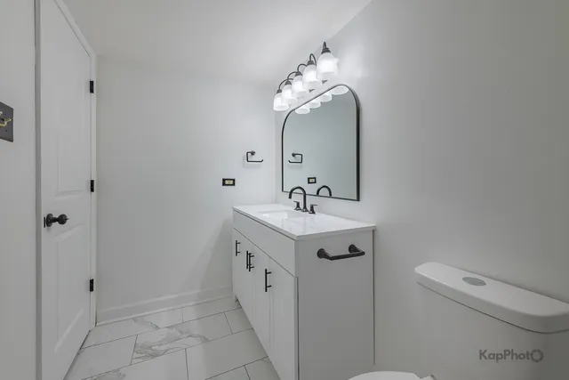 $70,000 | 669 Chappel Avenue, Unit 1A, Calumet City, IL 60409