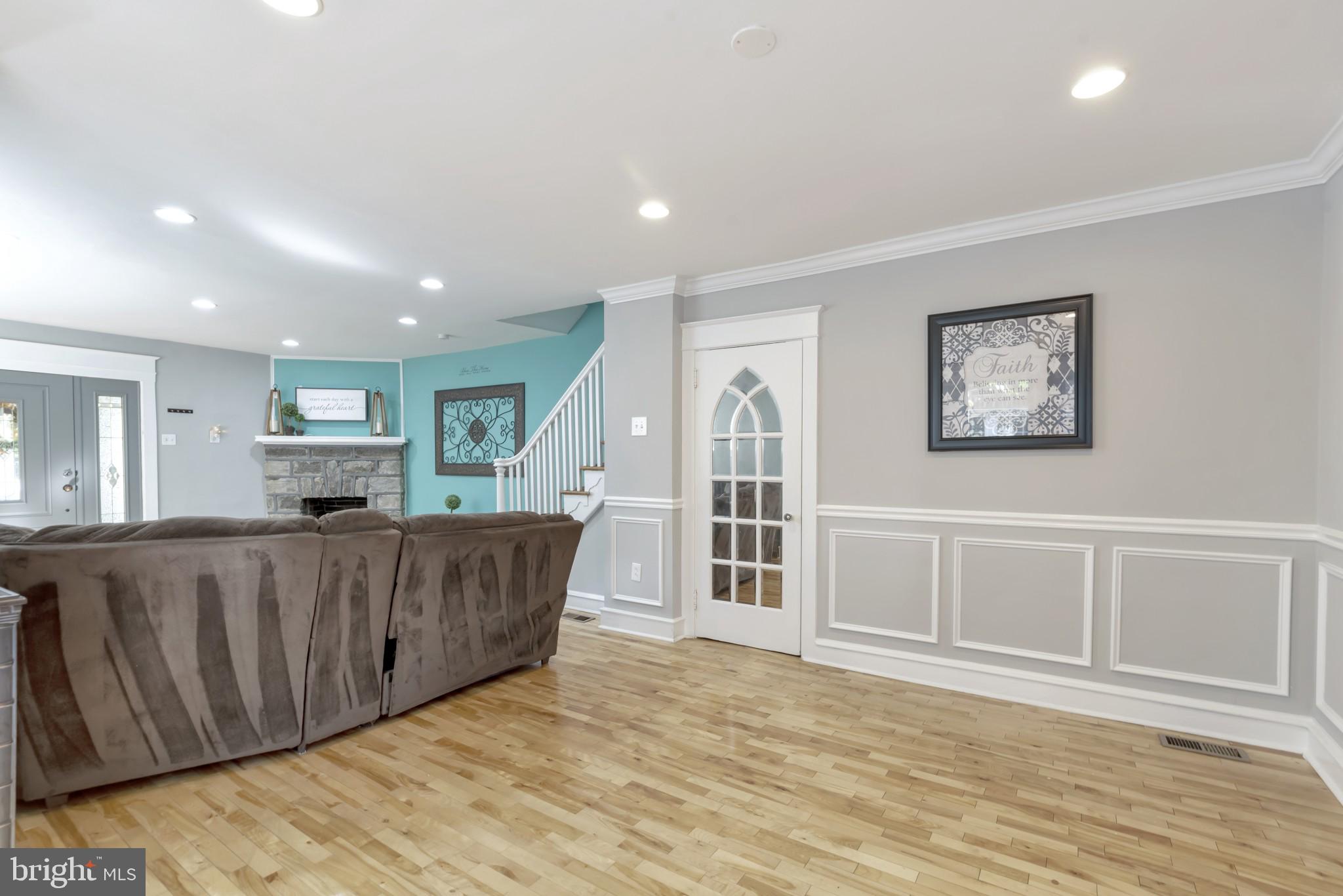 4950 State Road Drexel Hill, PA 19026 - Photo 8 of 32 Dining/Sitting Area