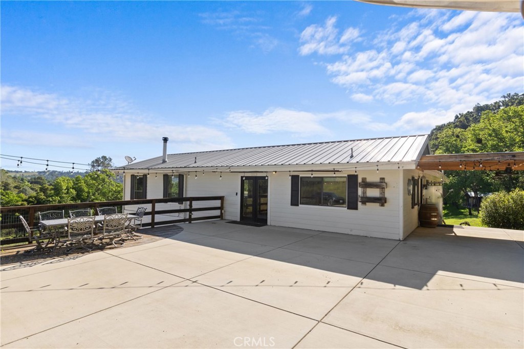 7330 Gage Irving Road Paso Robles, CA 93446 - Photo 4 of 30