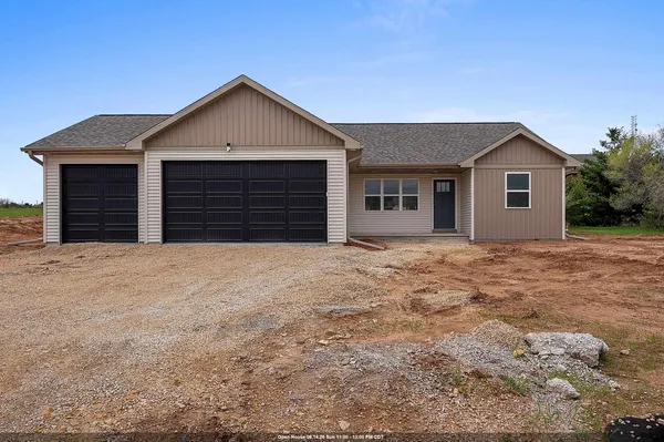 $384,900 | 1900 Southland Lane, New London, WI 54961