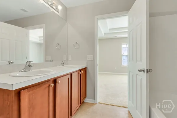 $1,900 | 65 Canyon Oak Loop, Richmond Hill, GA 31324