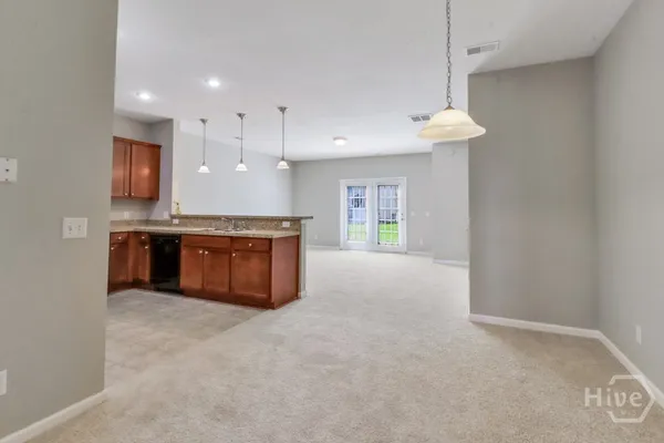 $1,900 | 65 Canyon Oak Loop, Richmond Hill, GA 31324