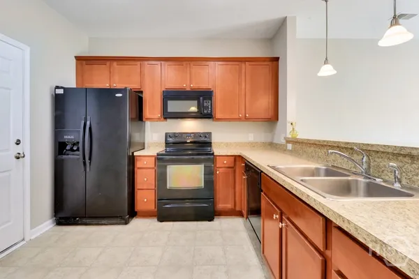 $1,900 | 65 Canyon Oak Loop, Richmond Hill, GA 31324