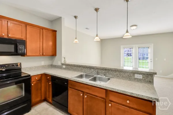 $1,900 | 65 Canyon Oak Loop, Richmond Hill, GA 31324