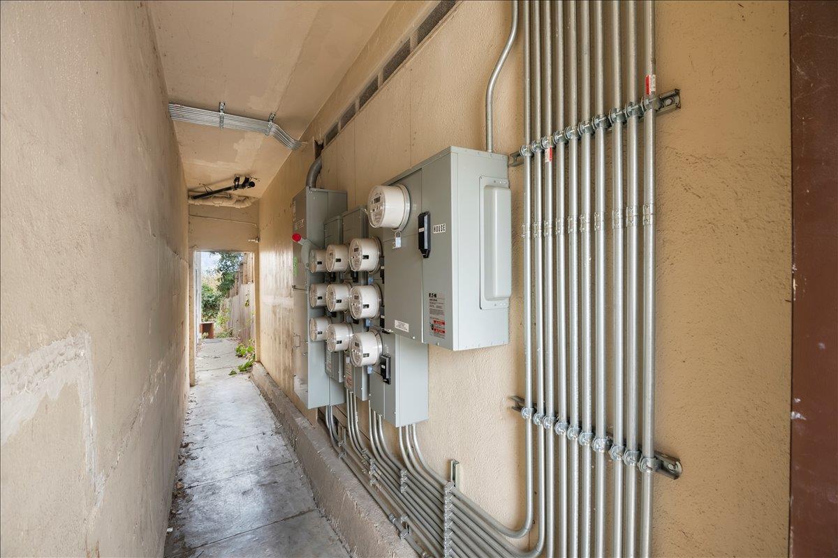 3719 Emerson Street Oakland, CA 94610 - Photo 31 of 34 a view of a hallway with a furniture