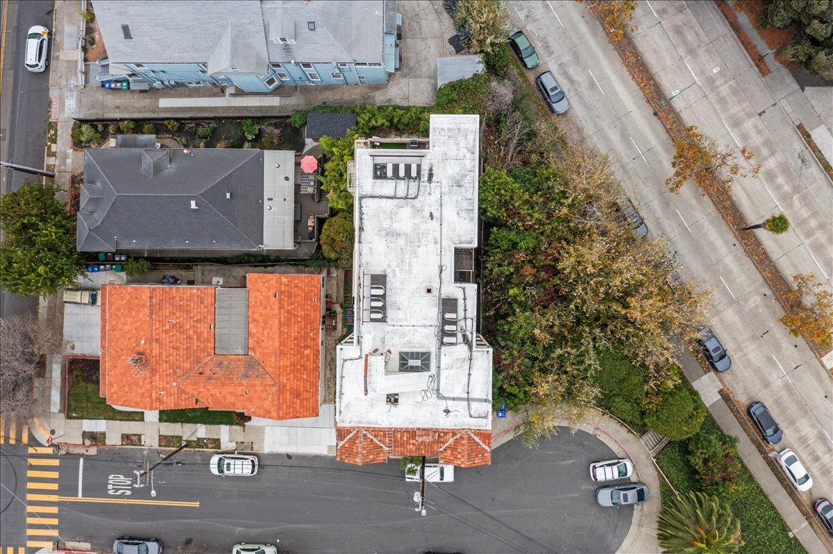 3719 Emerson Street Oakland, CA 94610 - Photo 4 of 34