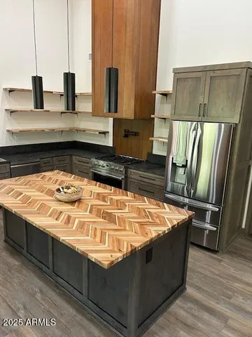 a view of a walk in closet