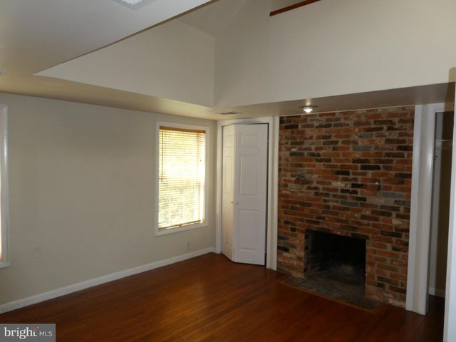 $899,000 | 708 G Street Southeast, Washington, DC 20003