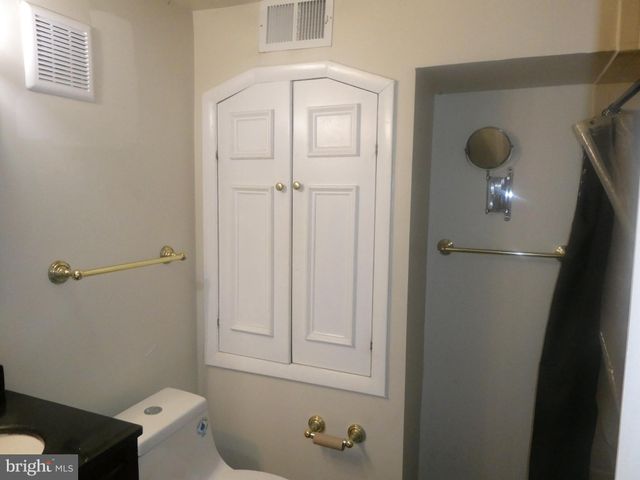 $899,000 | 708 G Street Southeast, Washington, DC 20003