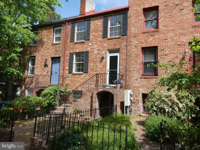 $899,000 | 708 G Street Southeast, Washington, DC 20003
