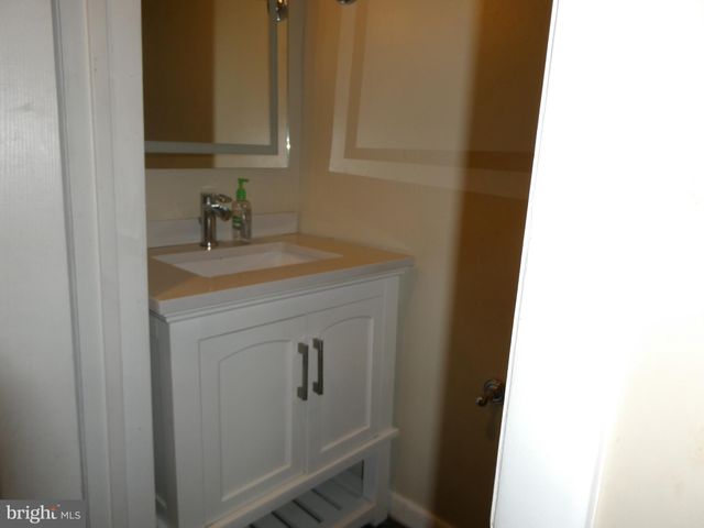 $899,000 | 708 G Street Southeast, Washington, DC 20003