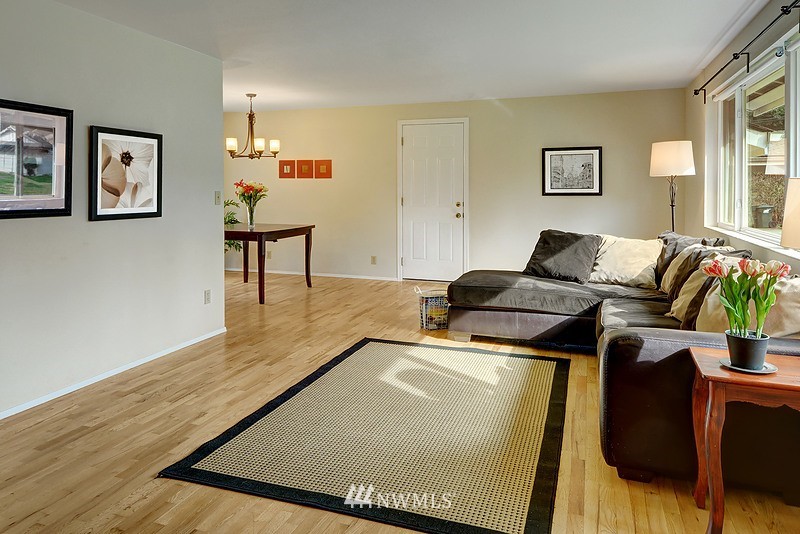 11036 Southeast 186th Street Renton, WA 98055 - Photo 4 of 18