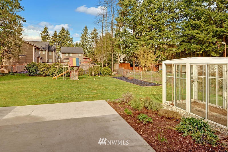 11036 Southeast 186th Street Renton, WA 98055 - Photo 9 of 18