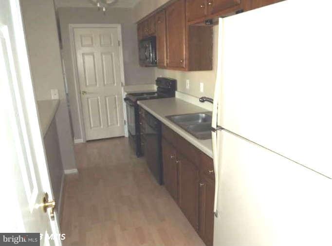 839 Deering Road, Unit 8H Pasadena, MD 21122 - Photo 6 of 18 Kitchen