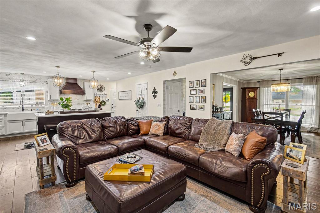 4706 Butler Hill Road St. Louis, MO 63128 - Photo 6 of 34