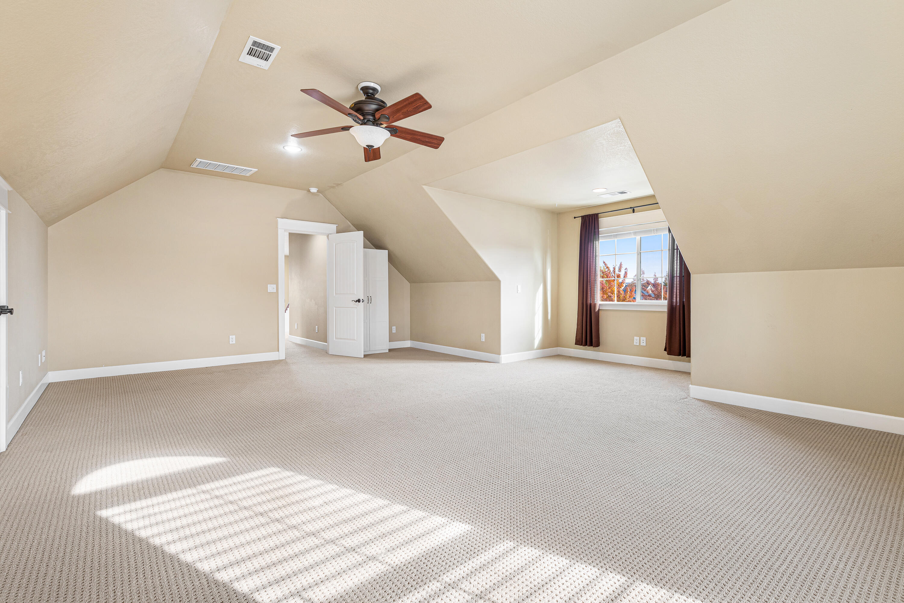 817 Buck Point Street Central Point, OR 97502 - Photo 33 of 47 9R9A9773 - Copy