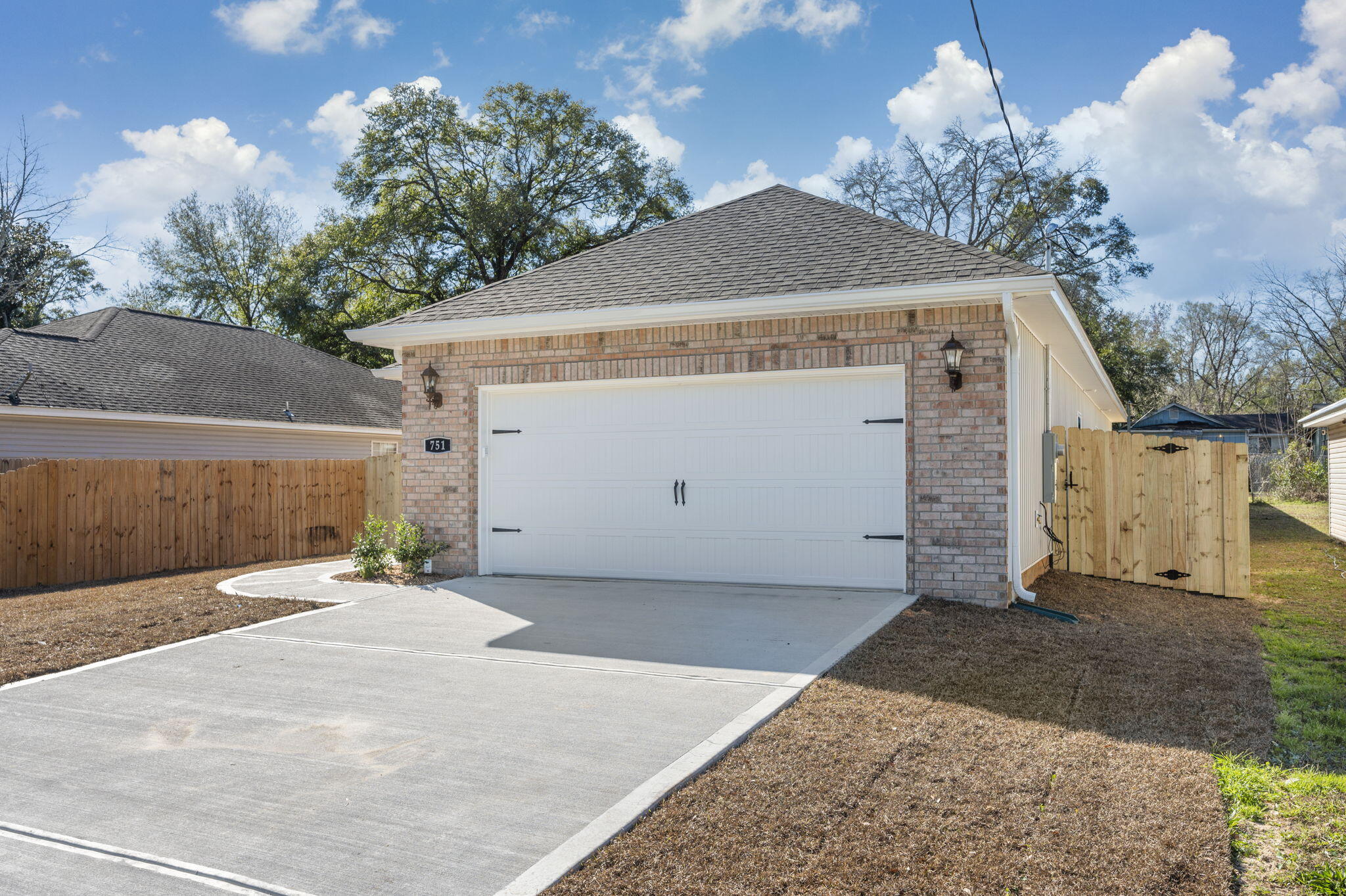 751 East Chestnut Avenue Crestview, FL 32539 - Photo 3 of 33 3-web-or-mls-751-e-chestnut-ave