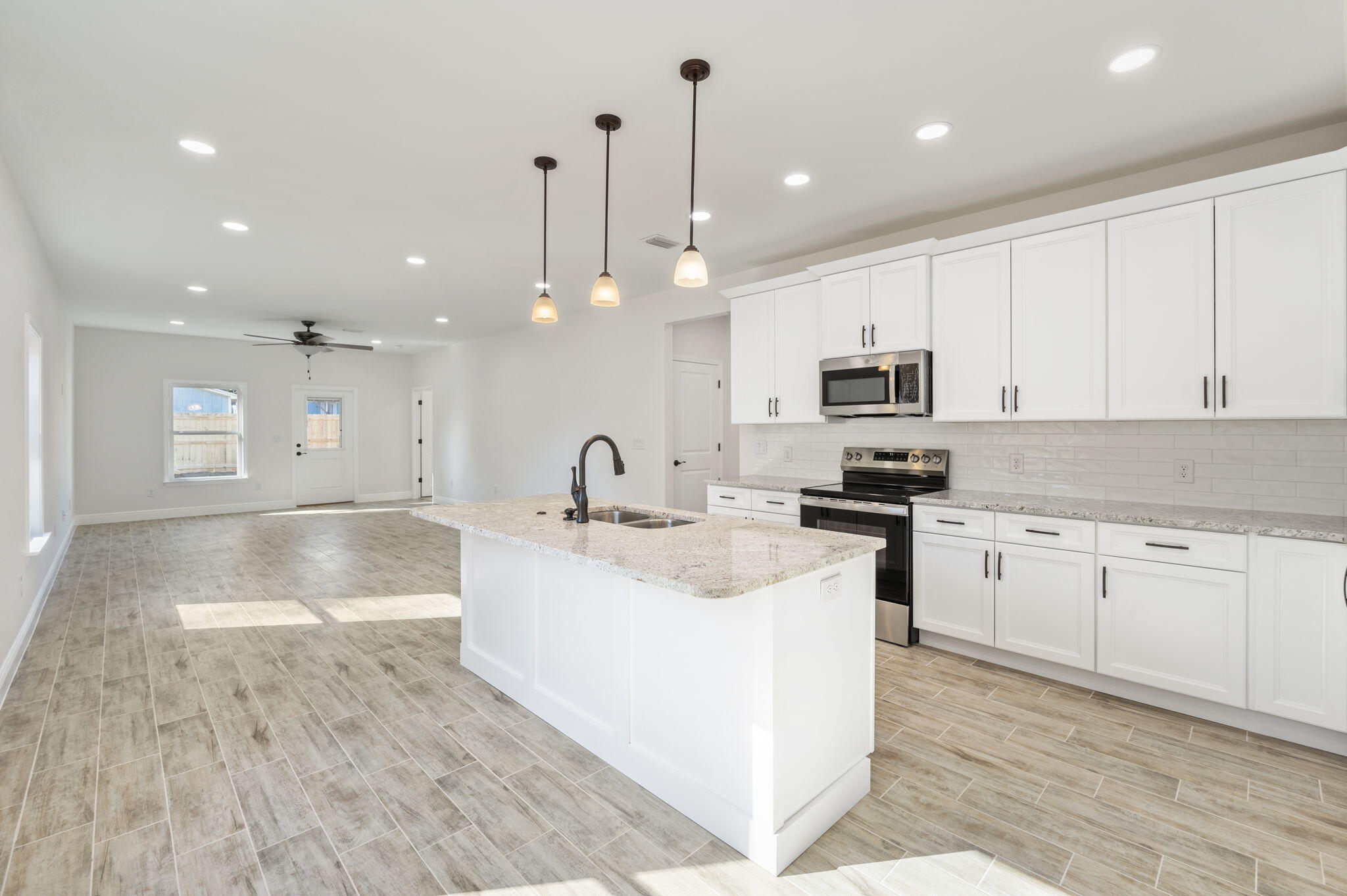 751 East Chestnut Avenue Crestview, FL 32539 - Photo 8 of 33 8-web-or-mls-751-e-chestnut-ave