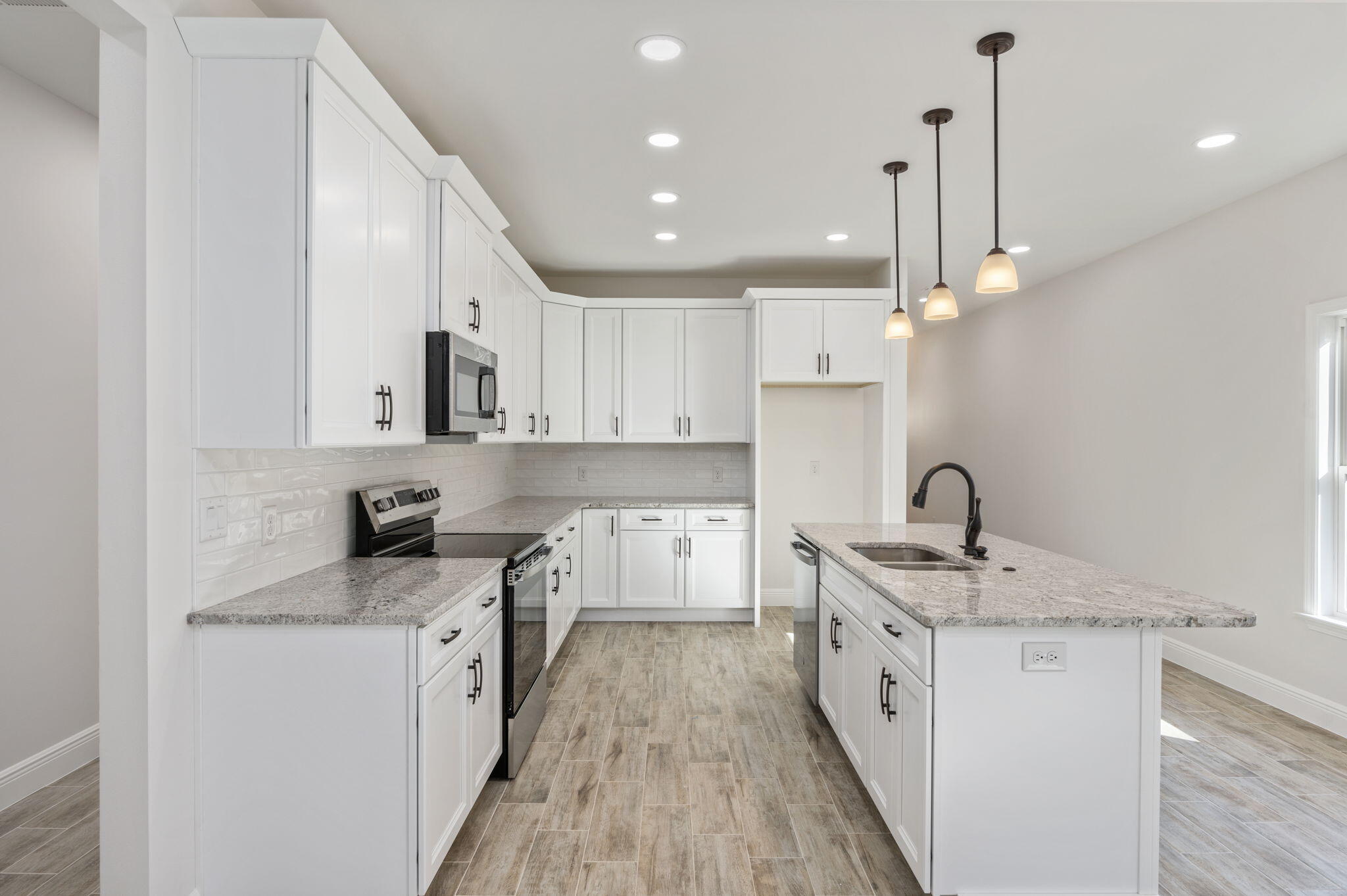 751 East Chestnut Avenue Crestview, FL 32539 - Photo 10 of 33 10-web-or-mls-751-e-chestnut-ave