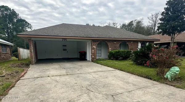 $1,500 | 206 Terry Drive, Lafayette, LA 70501