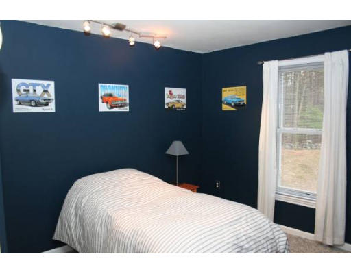 82 Wiley Hill Road Londonderry, NH 03053 - Photo 8 of 9 Gallery Image 8