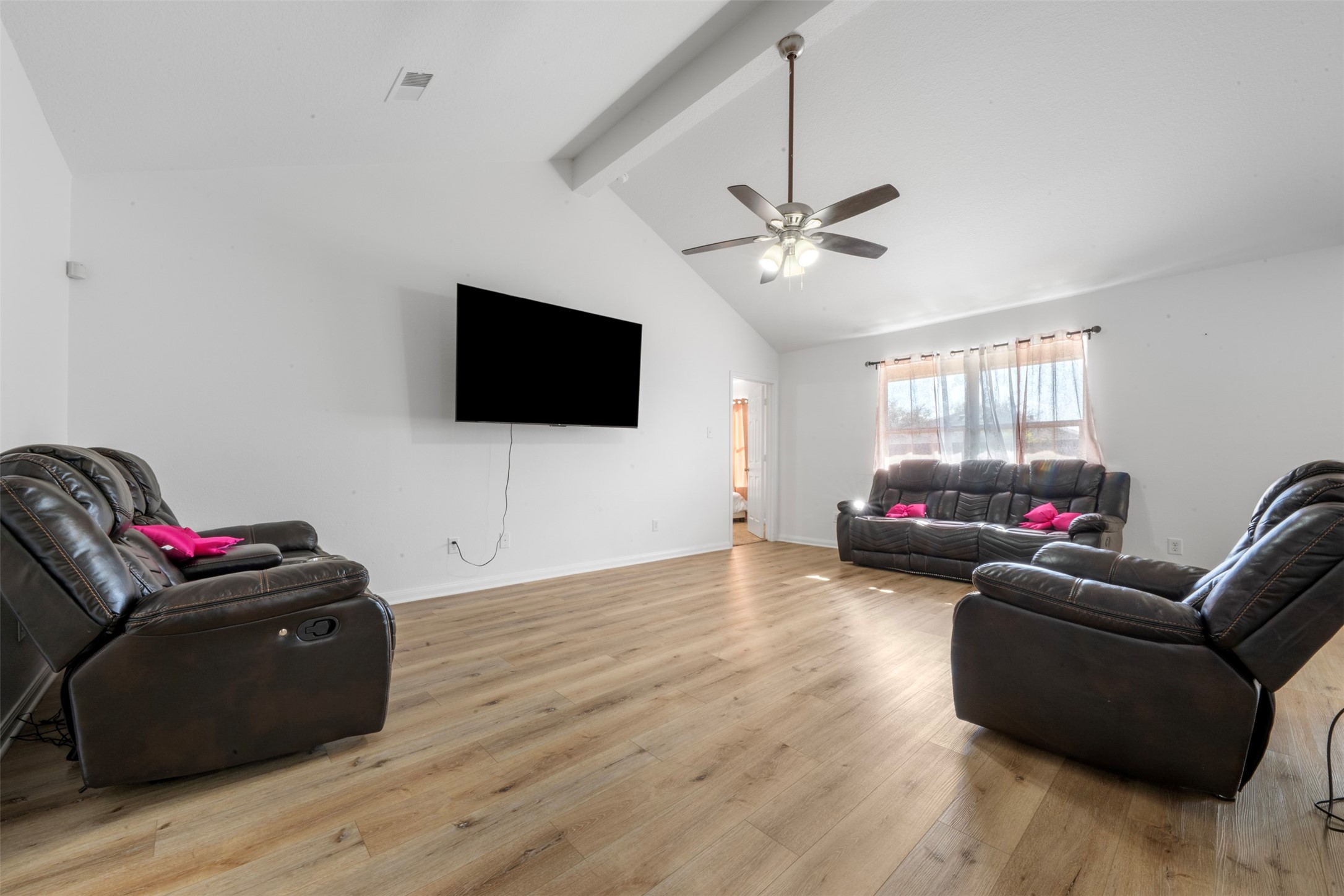 830 Paradise Road Baytown, TX 77521 - Photo 5 of 34