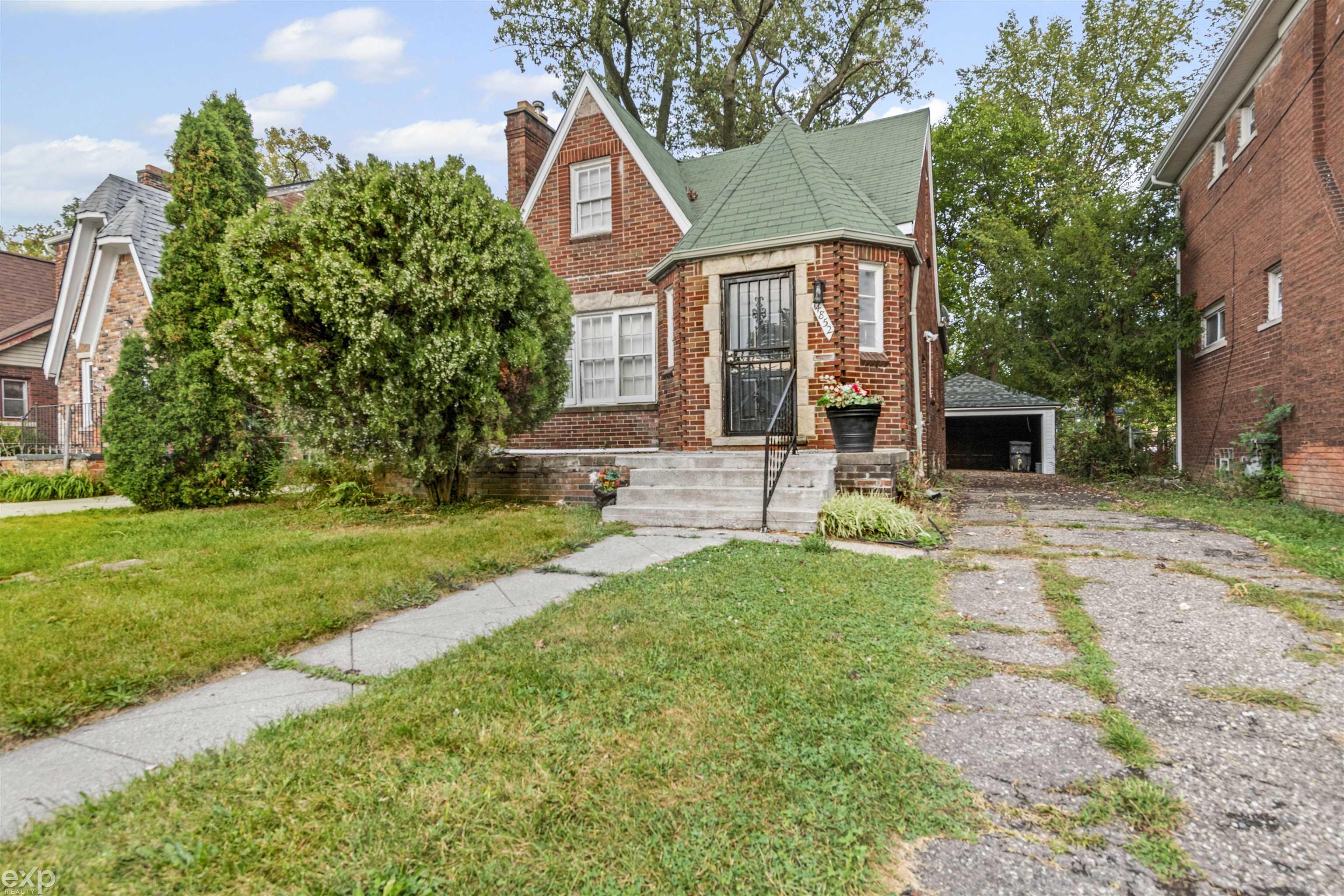 14852 Strathmoor Street Detroit, MI 48227 - Photo 2 of 25