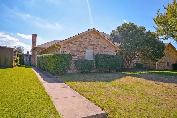 $2,200 | 1104 Wimbledon Lane, Plano, TX 75075
