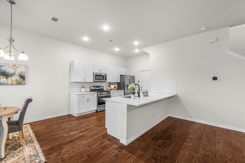 2000 Bethlehem Street Irving, TX 75061 - Photo 11 of 36