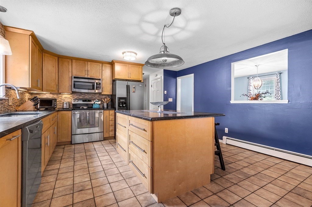 8 Institute Road Grafton, MA 01536 - Photo 17 of 36 Gallery Image 17