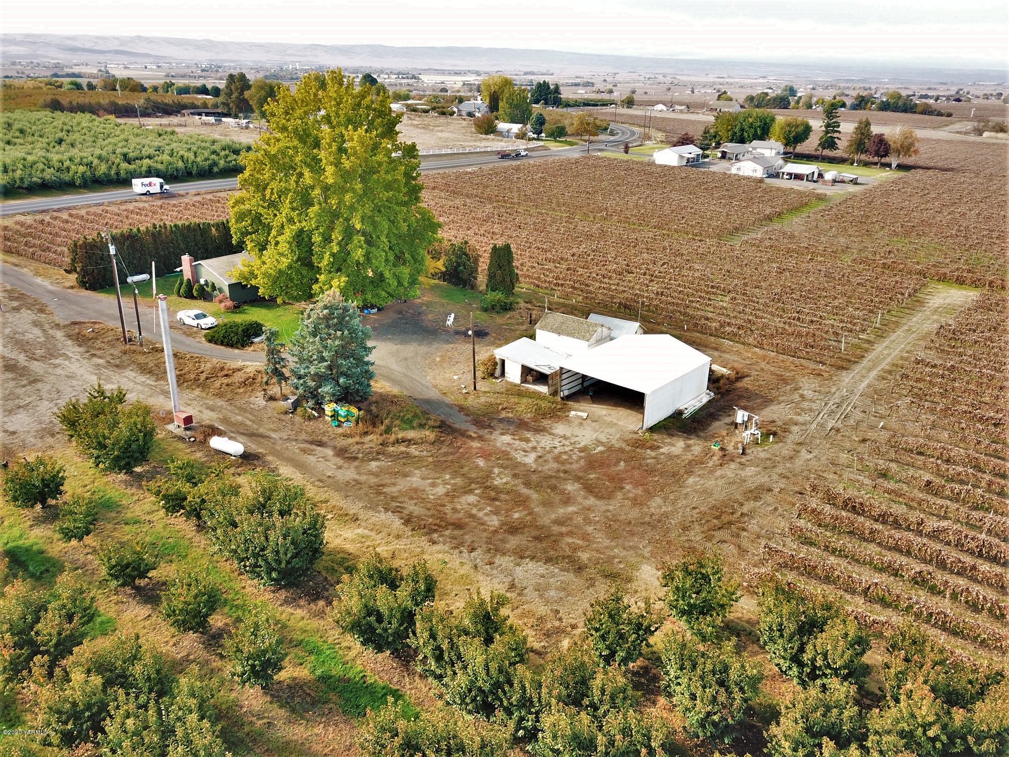 701 Grandview Pavement Road Grandview, WA 98930 - Photo 14 of 14 view of lake view and mountain view