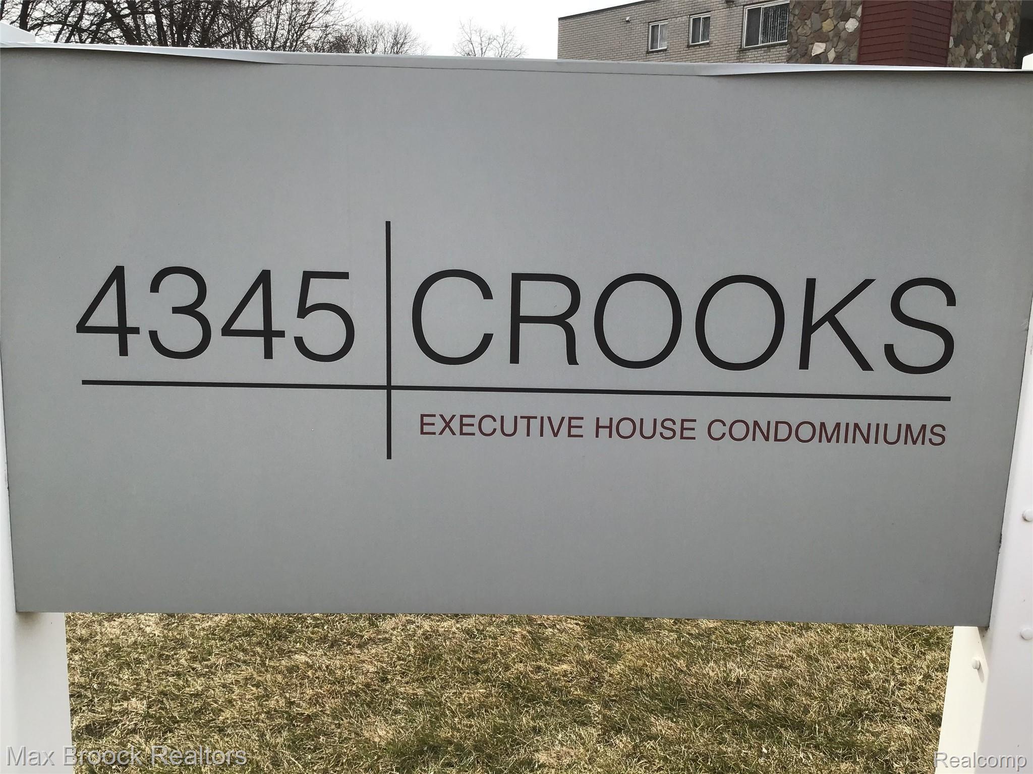 4345 Crooks Road, Unit 3 Royal Oak, MI 48073 - Photo 2 of 13 IMG_0024.jpg