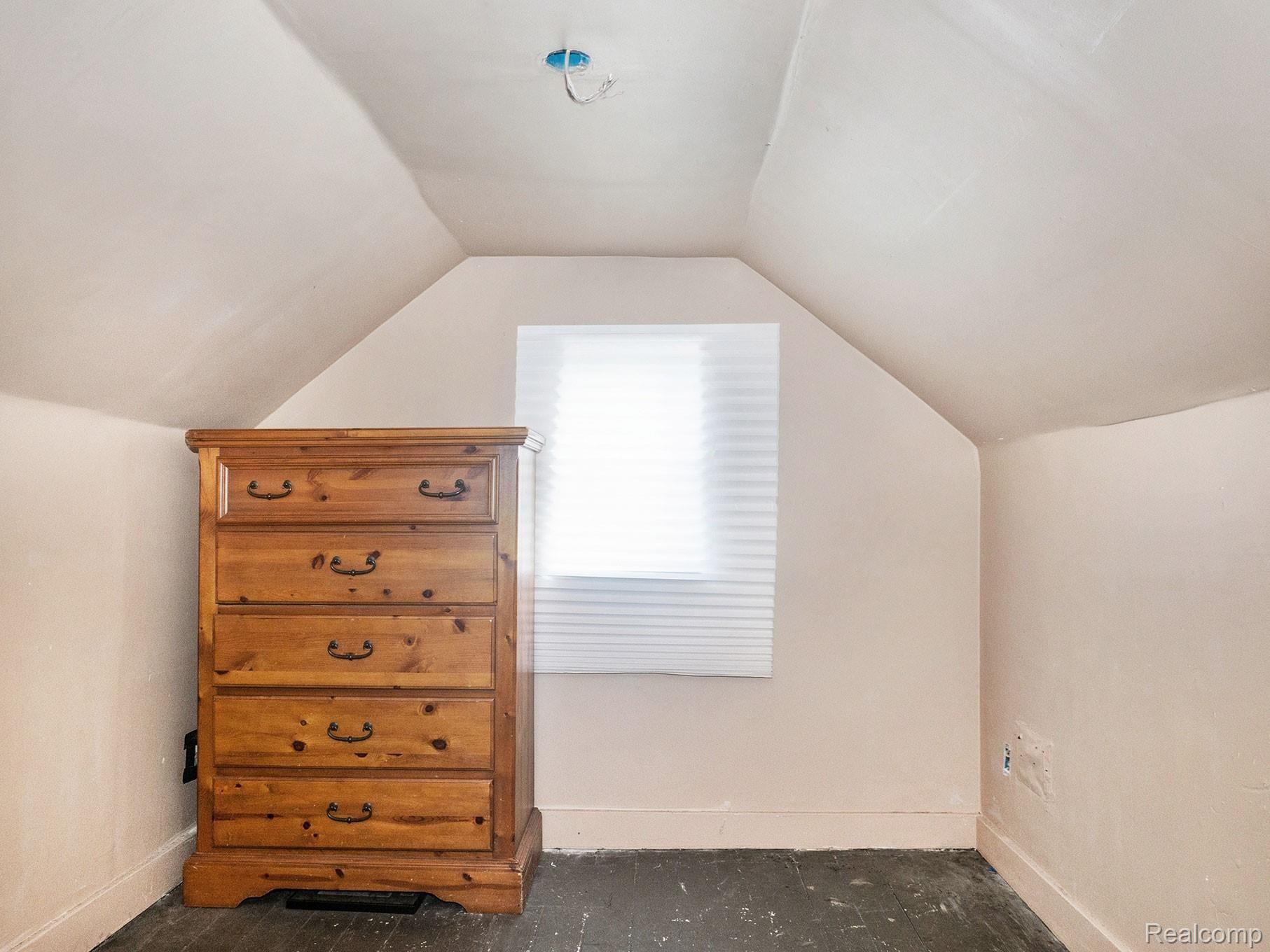 95 Abbott Street River Rouge, MI 48218 - Photo 9 of 19 Upper Bedroom
