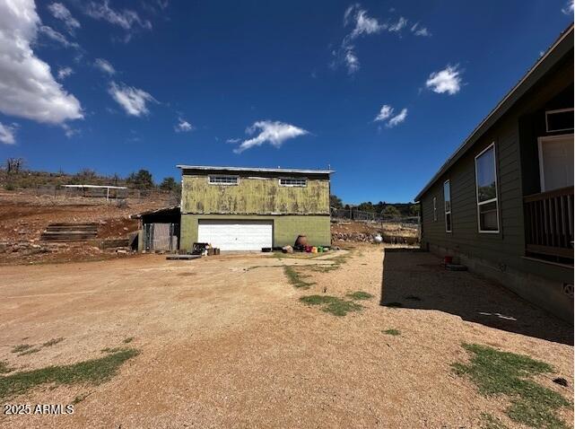 1098 East Horseshoe Springs Road Winkelman, AZ 85192 - Photo 3 of 8 a swimming pool with a yard