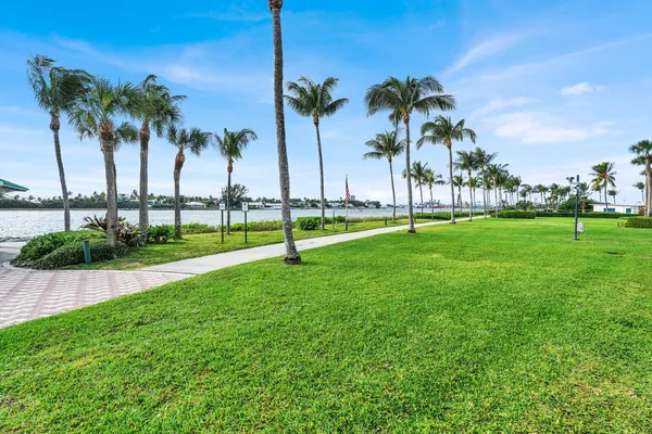 $4,000 | 300 Inlet Way, Unit 2, Palm Beach Shores, FL 33404