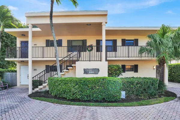 $4,000 | 300 Inlet Way, Unit 2, Palm Beach Shores, FL 33404
