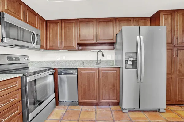 $4,000 | 300 Inlet Way, Unit 2, Palm Beach Shores, FL 33404