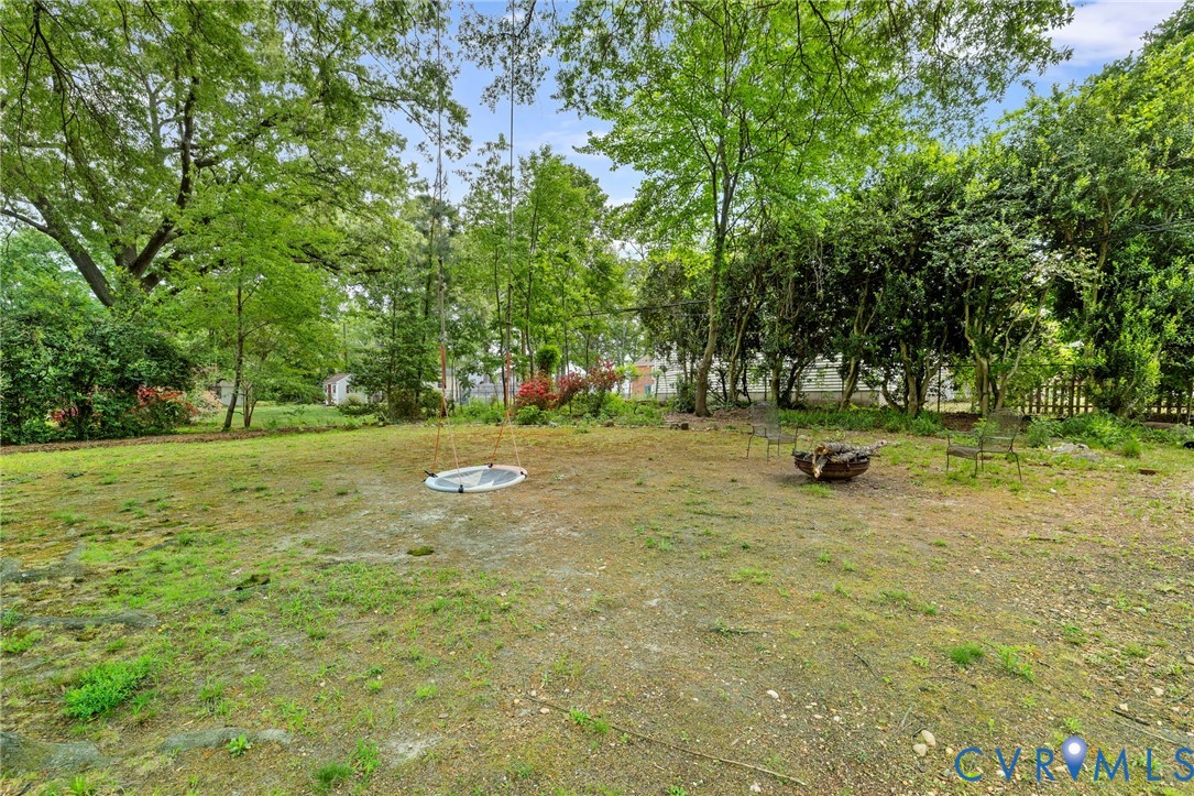 3311 Ottawa Road Richmond, VA 23225 - Photo 26 of 30 a view of yard with green space