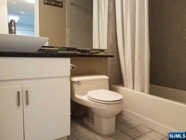 603 Ellery Court, Unit 603 Edgewater, NJ 07020 - Photo 11 of 19