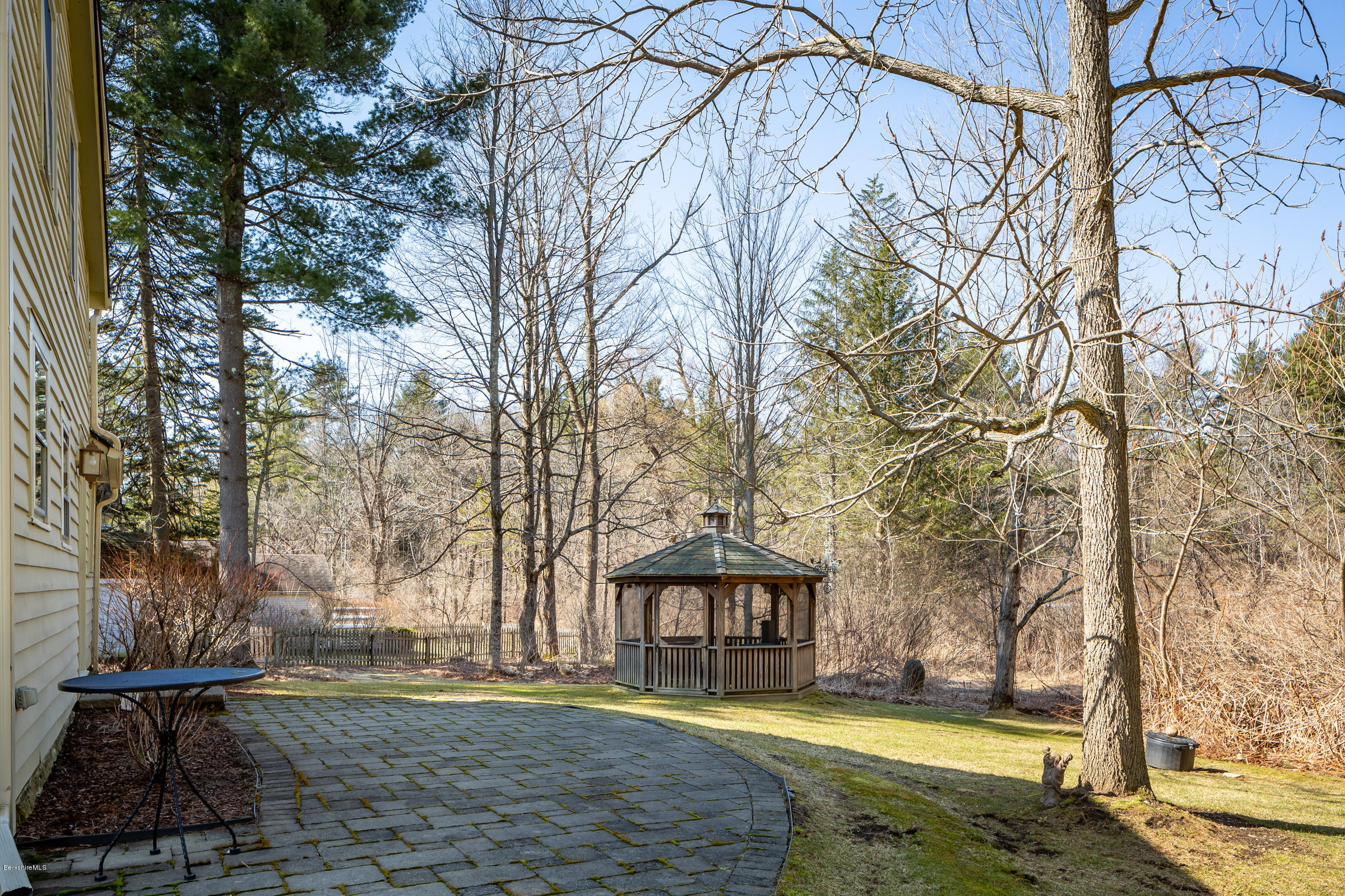 10 A Glendale Road Stockbridge, MA 01229 - Photo 11 of 13 patio
