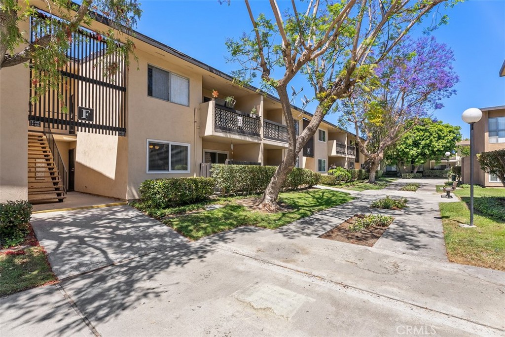 12200 Montecito Road, Unit F105 Seal Beach, CA 90740 - Photo 2 of 33