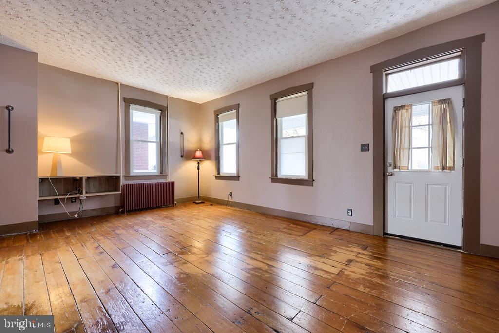 148 Front Street Lititz, PA 17543 - Photo 4 of 30