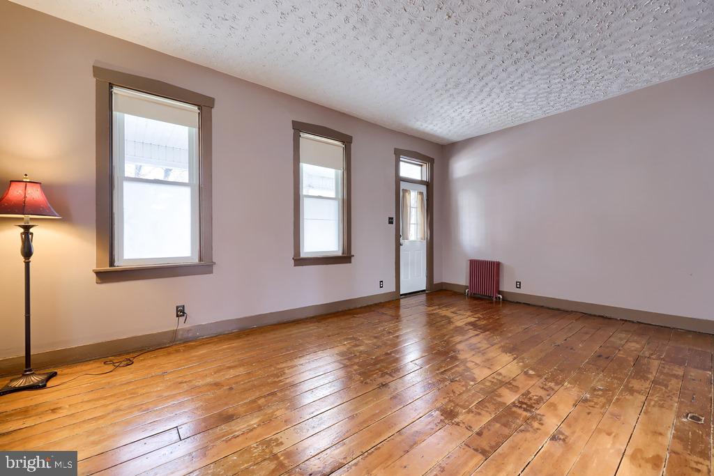 148 Front Street Lititz, PA 17543 - Photo 5 of 30