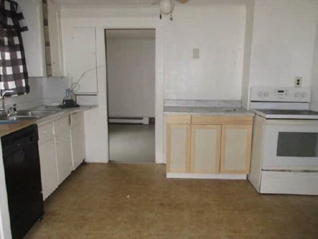 993 Main Road Holden, ME 04429 - Photo 5 of 8 5