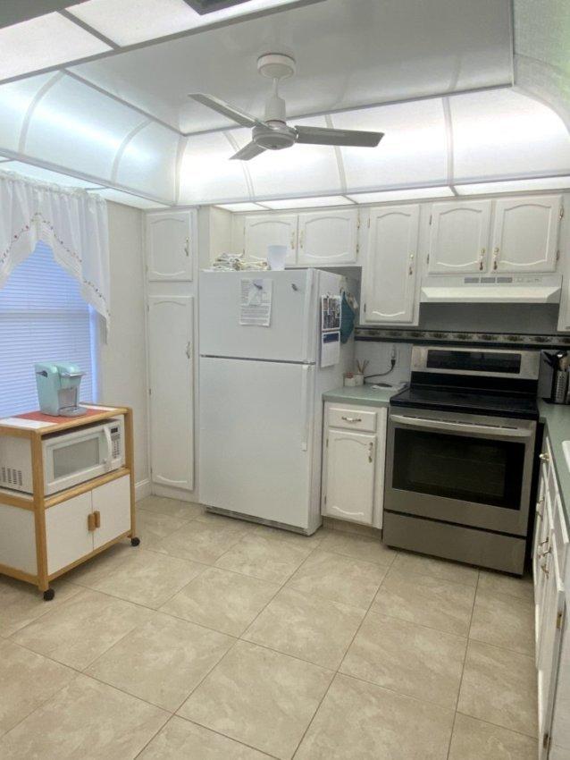1950 Southwest Palm City Road, Unit 3209 Stuart, FL 34994 - Photo 6 of 6 14 Kitchen