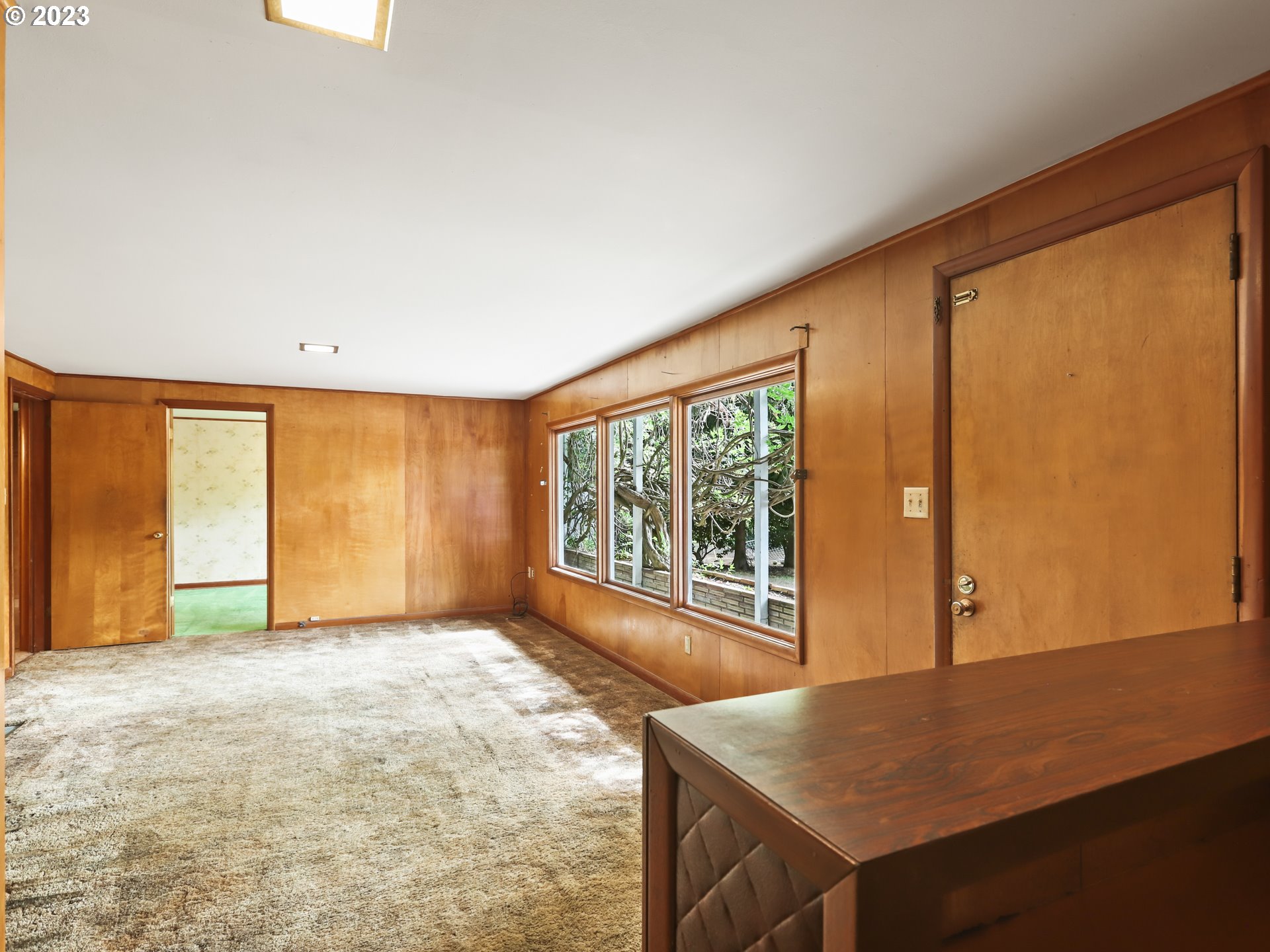 1975 Mapleleaf Road Lake Oswego, OR 97034 - Photo 22 of 37 a view of an empty room with a window