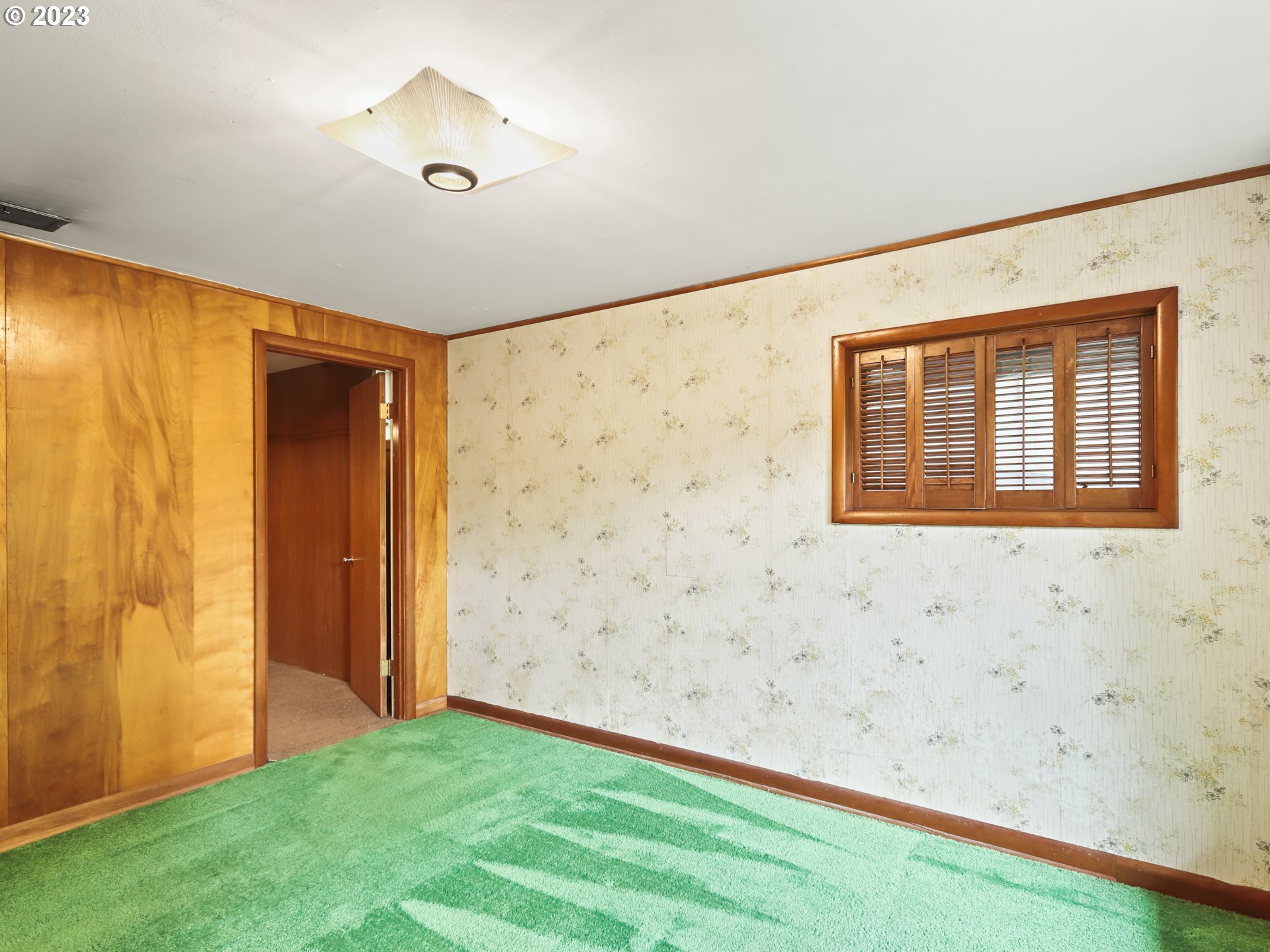 1975 Mapleleaf Road Lake Oswego, OR 97034 - Photo 29 of 37 a view of front door